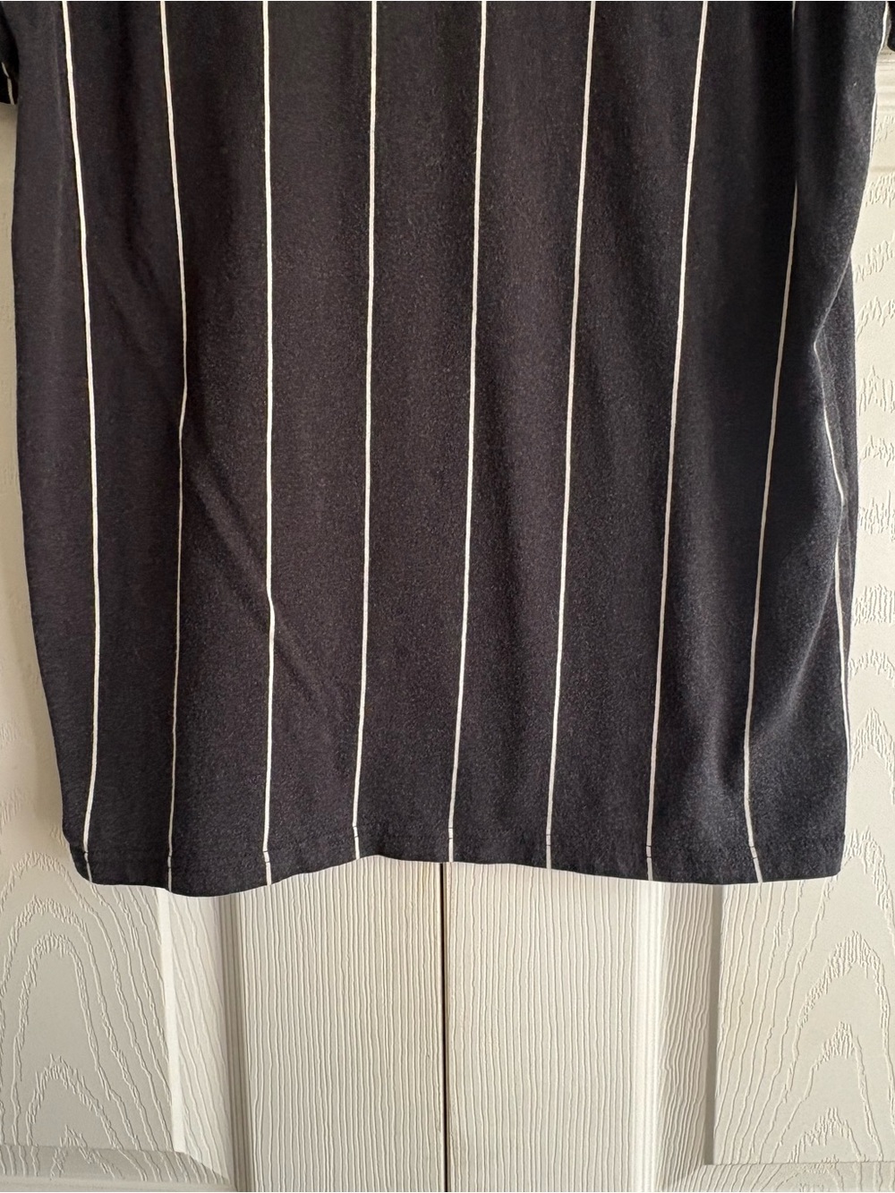 Hollister Black Pinstripe Tee with White Logo - Men's - Picture 9 of 11